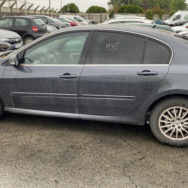 RENAULT LAGUNA 3 PHASE 2 2.0 DCI - 16V TURBO Photo n°18