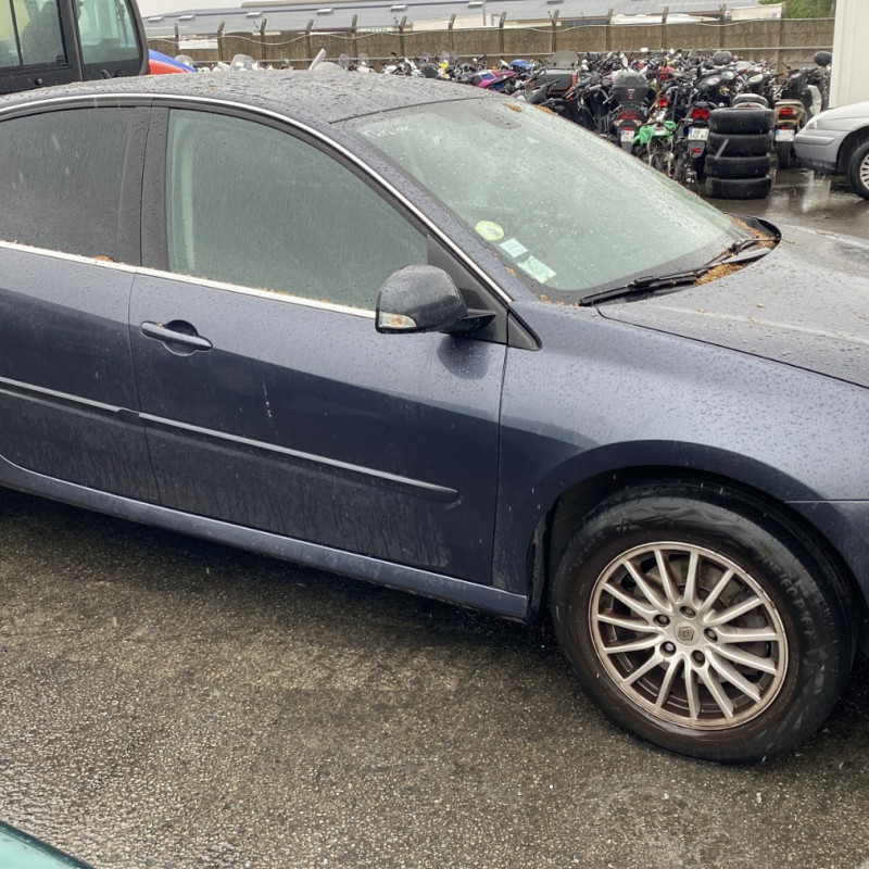 RENAULT LAGUNA 3 PHASE 2 2.0 DCI - 16V TURBO Photo n°19