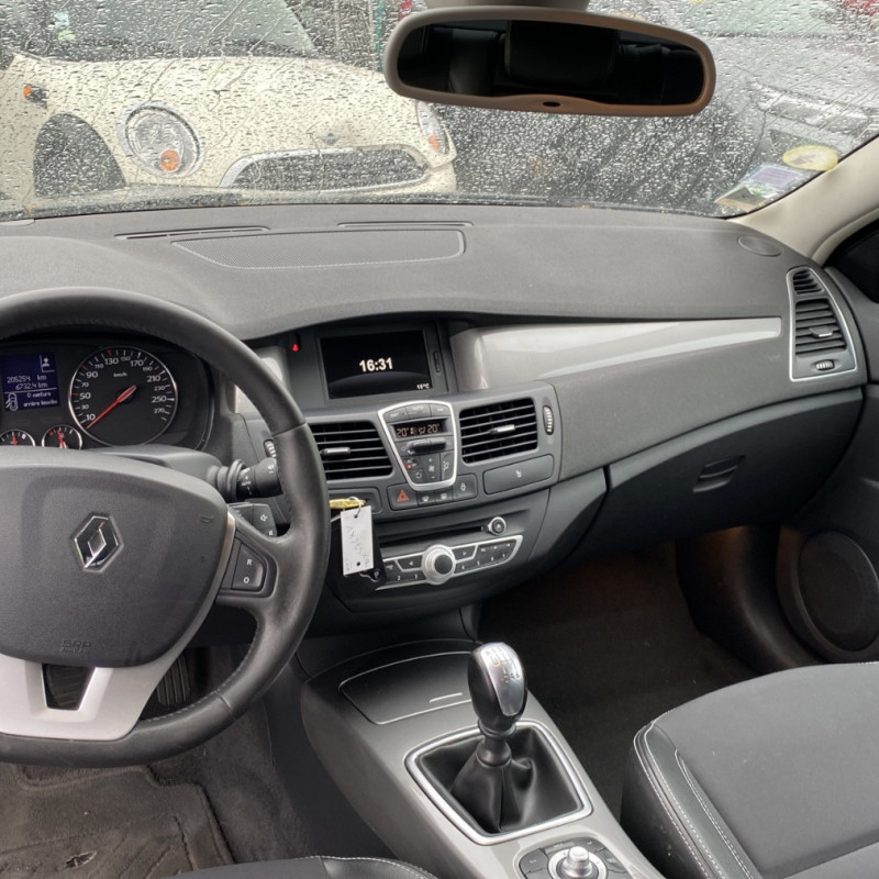 RENAULT LAGUNA 3 PHASE 2 2.0 DCI - 16V TURBO Photo n°26