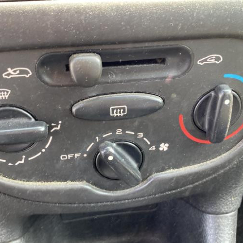 Ceinture arriere gauche PEUGEOT 206 Photo n°16