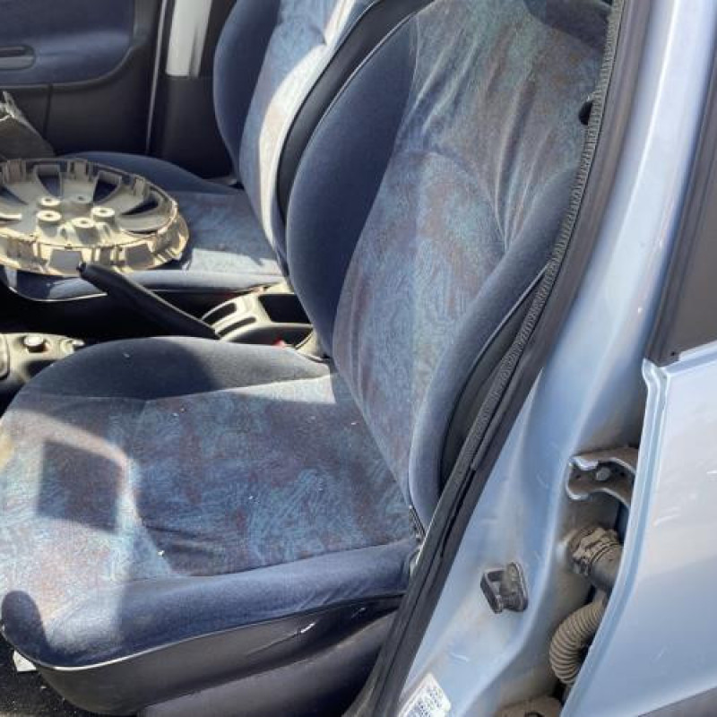 Poignee interieur avant gauche PEUGEOT 206 Photo n°11