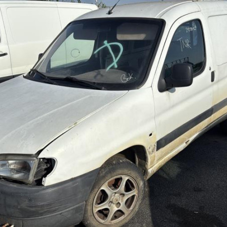 Vitre porte coffre droit PEUGEOT PARTNER 1 Photo n°1