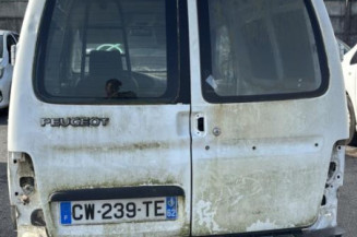 Vitre porte coffre droit PEUGEOT PARTNER 1