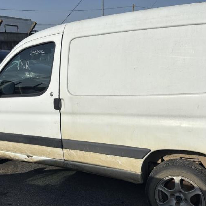 Vitre porte coffre droit PEUGEOT PARTNER 1 Photo n°6