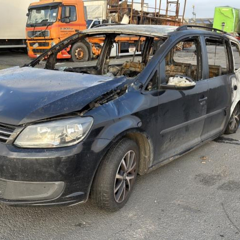 Cache moteur  VOLKSWAGEN TOURAN 2 Photo n°5