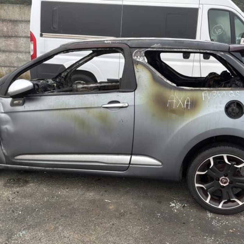 Malle/Hayon arriere CITROEN DS3 Photo n°17