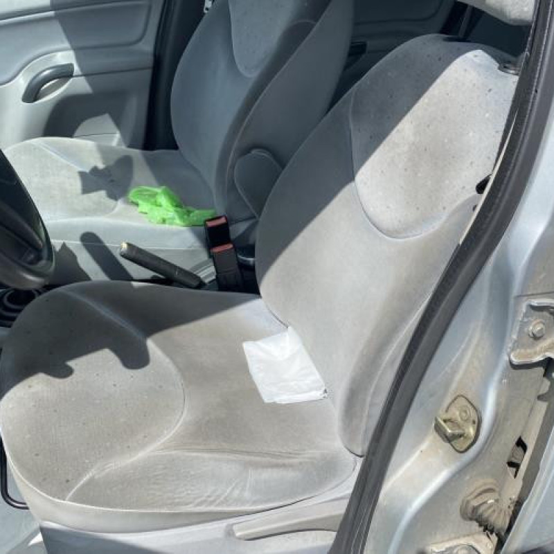 Pare boue arriere droit CITROEN C3 1 Photo n°10
