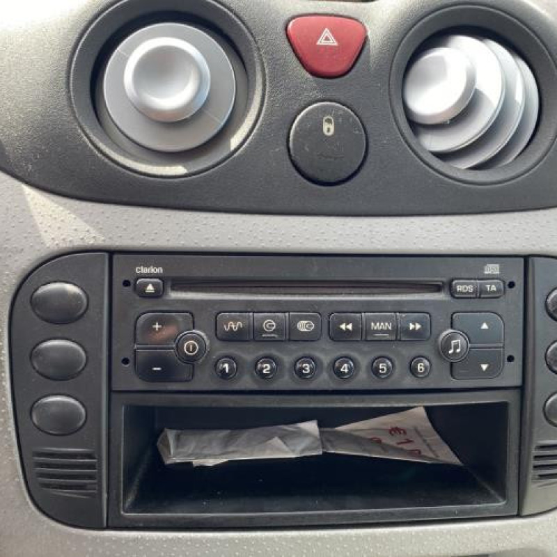 Pare boue arriere droit CITROEN C3 1 Photo n°16