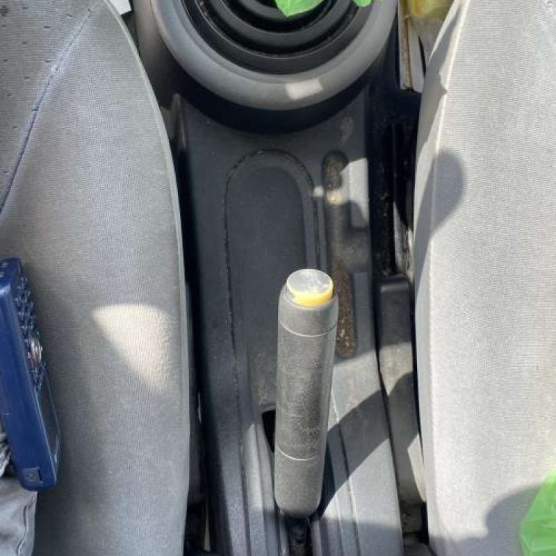 Pare boue arriere droit CITROEN C3 1 Photo n°18