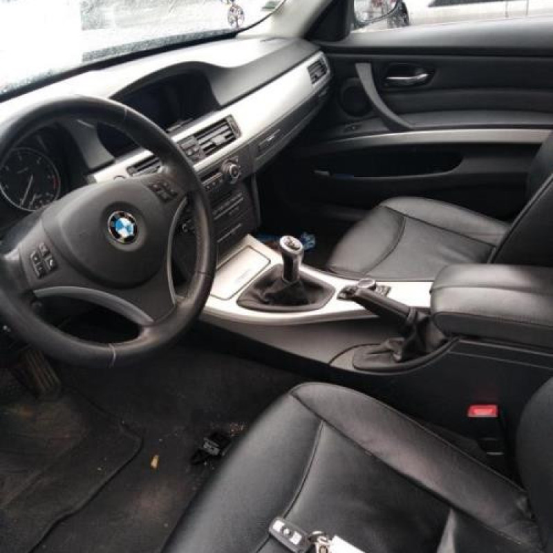 Pare choc arriere BMW SERIE 3 E90 Photo n°12
