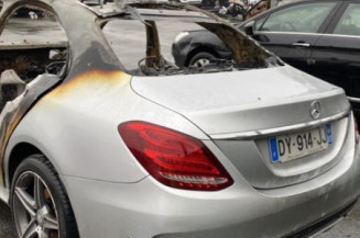 Pare boue arriere droit MERCEDES CLASSE C 205