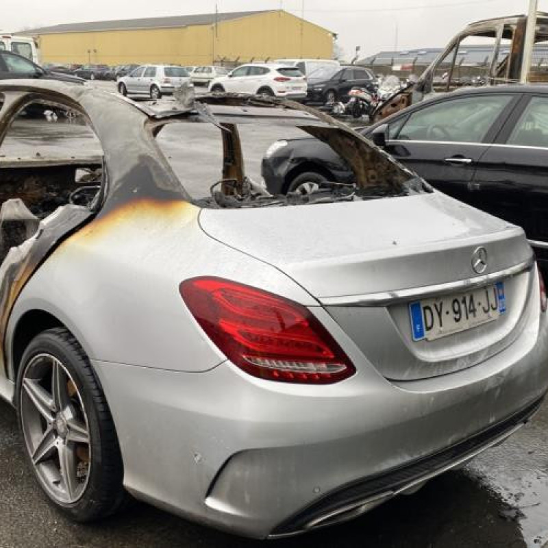 Pare boue arriere droit MERCEDES CLASSE C 205 Photo n°8