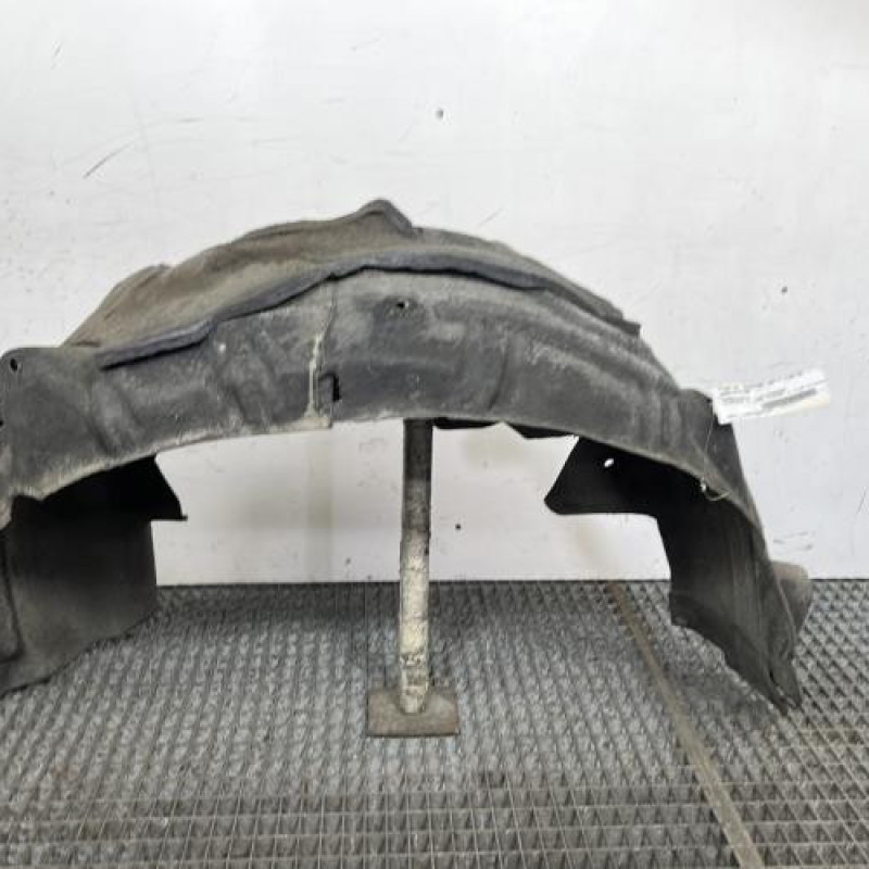 Pare boue arriere gauche MERCEDES CLASSE C 205 Photo n°4