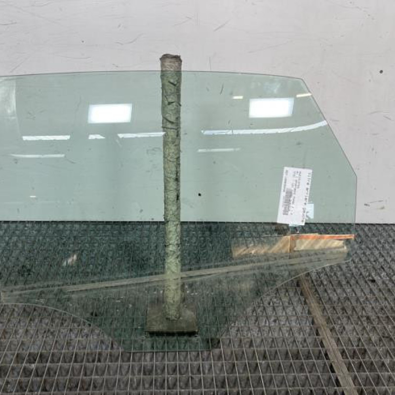 Vitre arriere gauche AUDI A1 1 Photo n°1