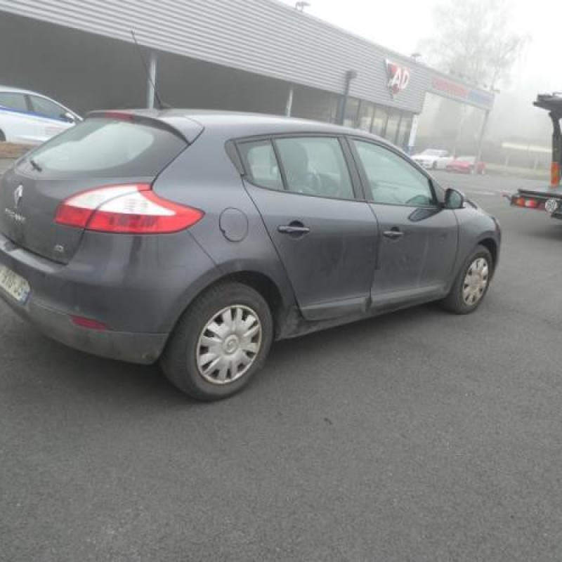 Renfort pare choc arriere (traverse) RENAULT MEGANE 3 Photo n°4
