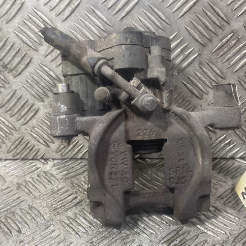 Etrier arriere droit (freinage) VOLKSWAGEN TOURAN 3 Photo n°1