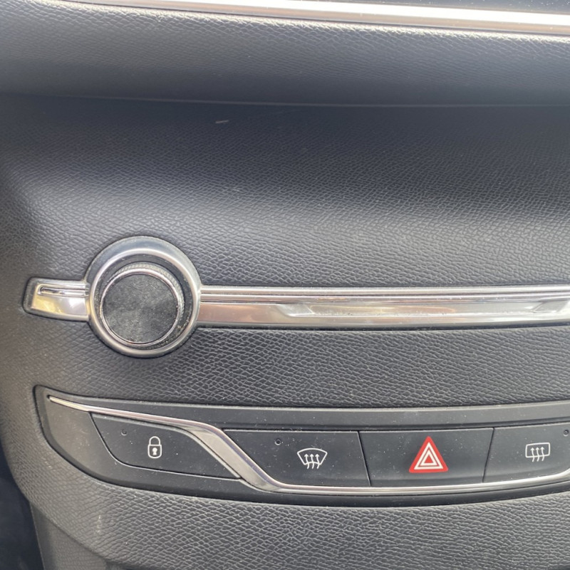 PEUGEOT 308 2 PHASE 1 1.6 HDI - 8V TURBO Photo n°29