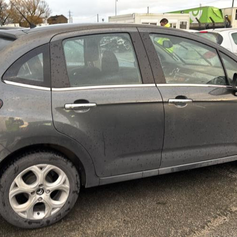 Bouchon de carburant CITROEN C3 2 Photo n°6