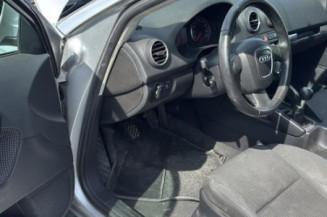 Eclairage de plaque AUDI A3 2