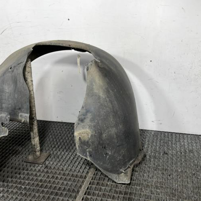 Pare boue avant droit VOLKSWAGEN GOLF 5 Photo n°3