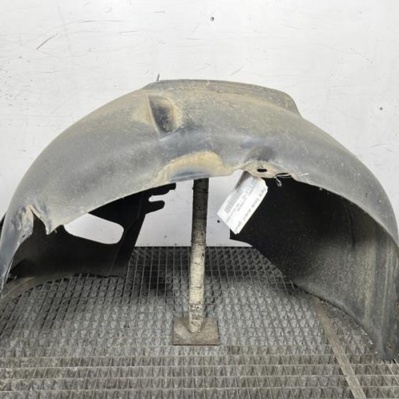 Pare boue avant gauche VOLKSWAGEN GOLF 5 Photo n°1