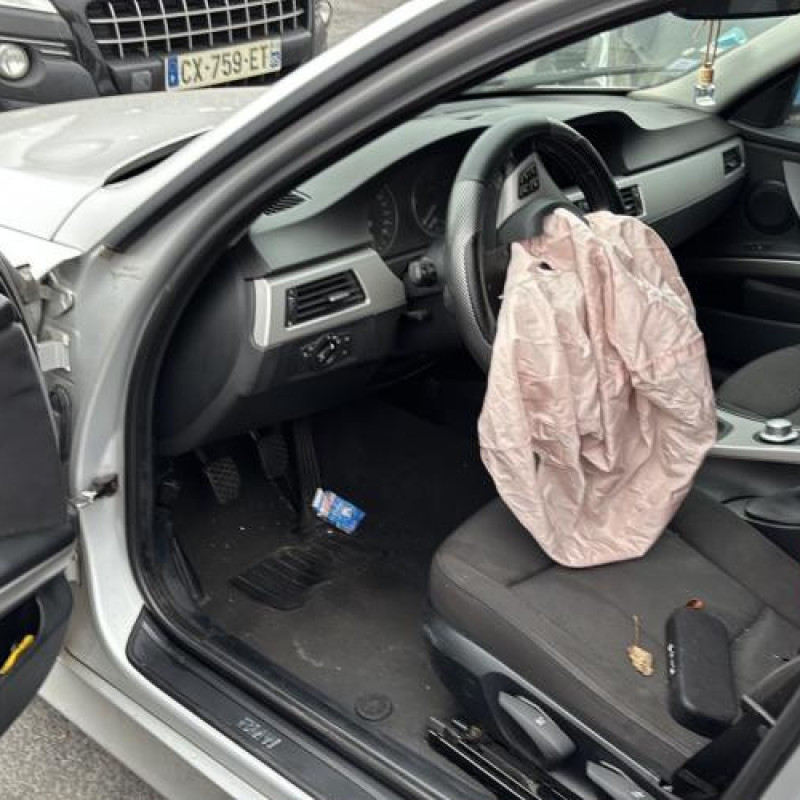 Pretensionneur de ceinture avant droit BMW SERIE 3 E91 Photo n°13
