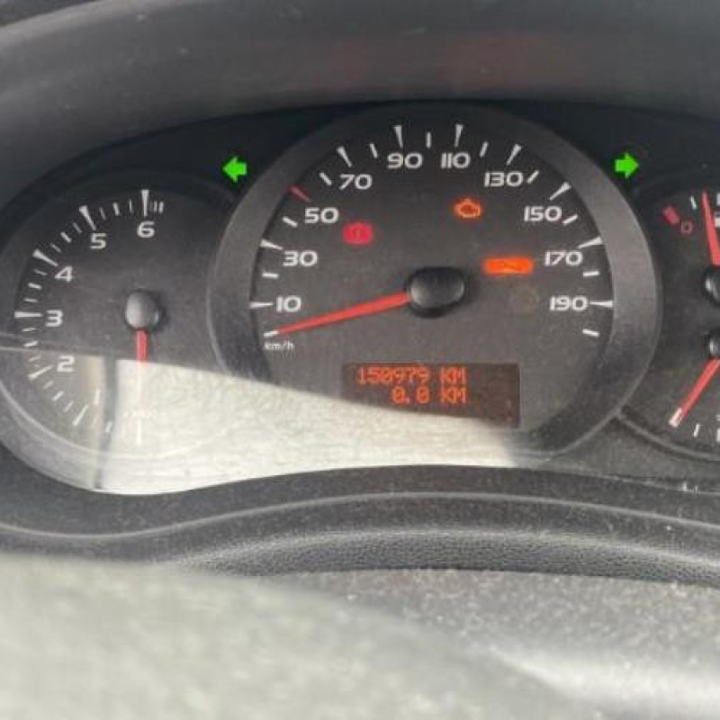 Moteur RENAULT CLIO 3 Photo n°7