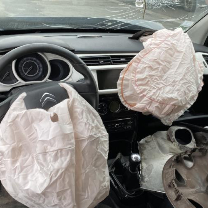 Absorbeur de pare choc arriere CITROEN C3 2 Photo n°13