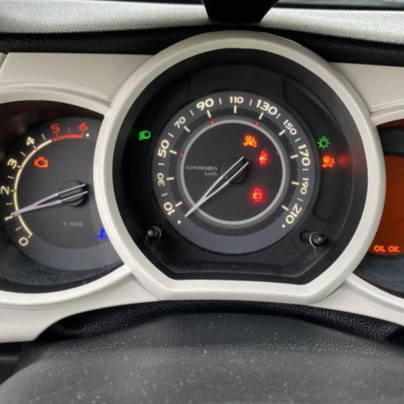 Attache ceinture arriere droit CITROEN C3 2 Photo n°18