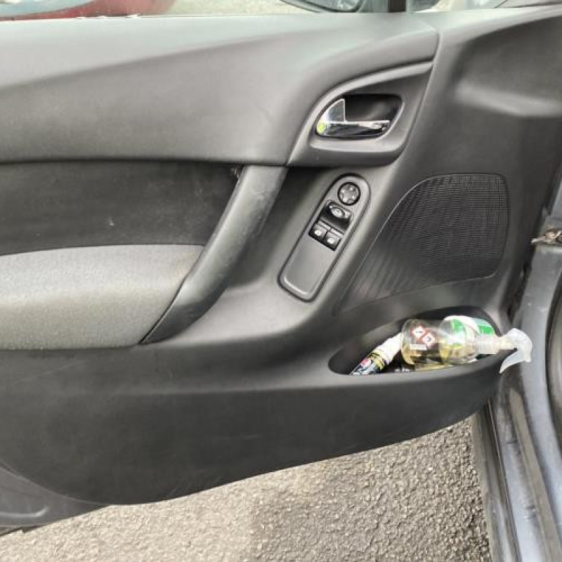 Feu arriere secondaire droit (feux) CITROEN C3 2 Photo n°9