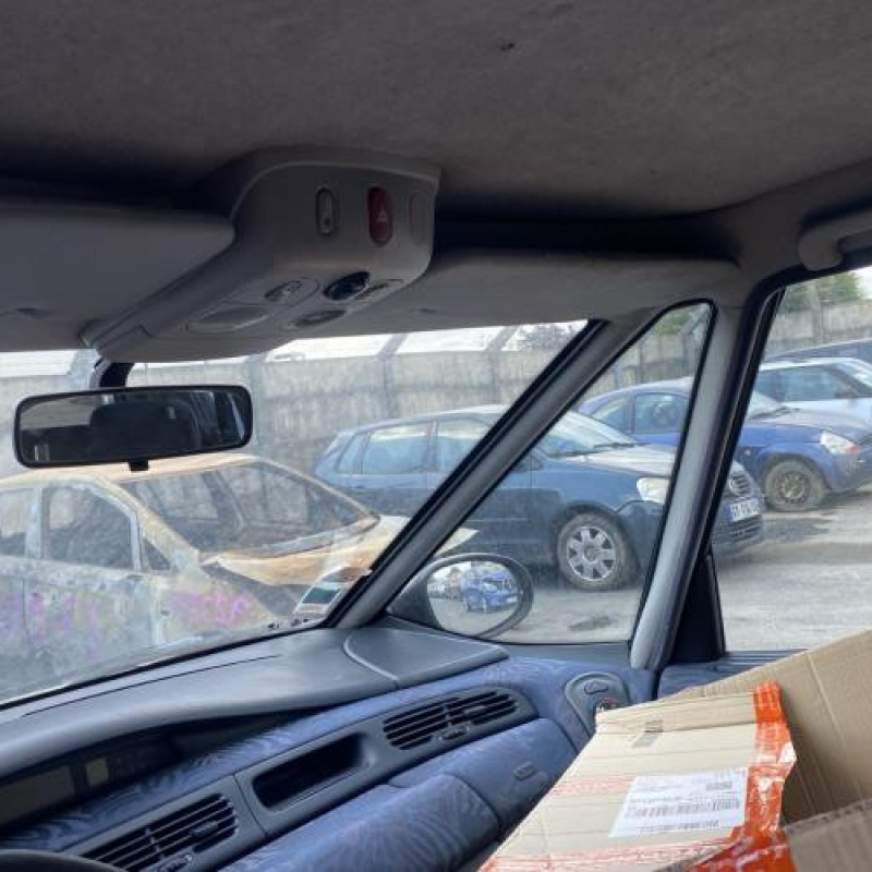 Anti brouillard droit (feux) RENAULT ESPACE 3 Photo n°14