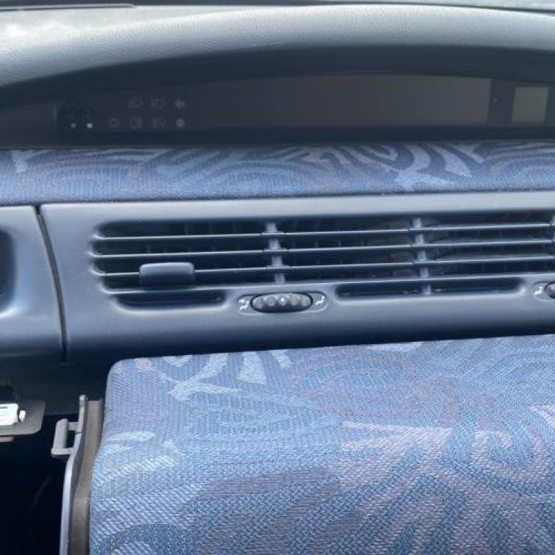 Anti brouillard droit (feux) RENAULT ESPACE 3 Photo n°17