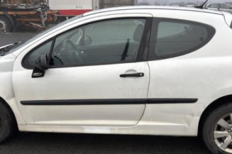 Pare choc arriere PEUGEOT 207