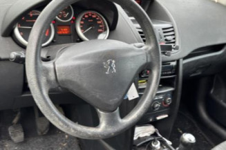 Pare choc arriere PEUGEOT 207