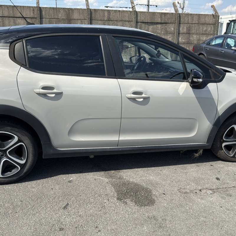 CITROEN C3 3 PHASE 1 1.2 VTI - 12V Photo n°7
