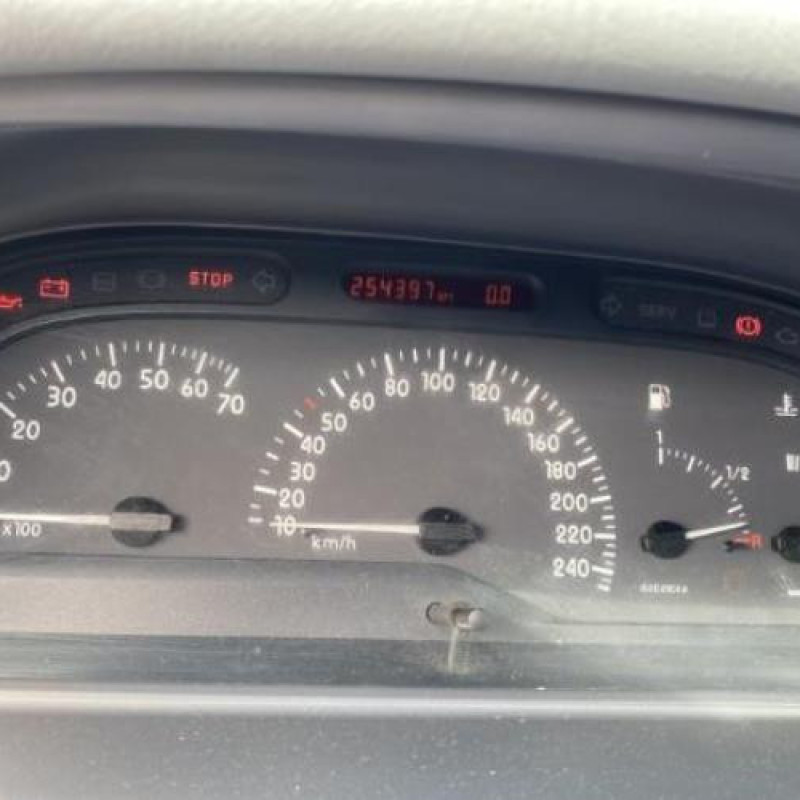 Feu arriere principal droit (feux) RENAULT LAGUNA 1 Photo n°7