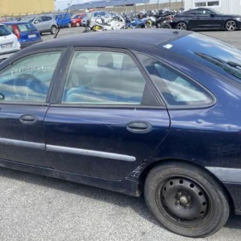 Feu arriere principal droit (feux) RENAULT LAGUNA 1 Photo n°10