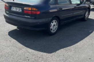 Feu arriere stop central RENAULT LAGUNA 1