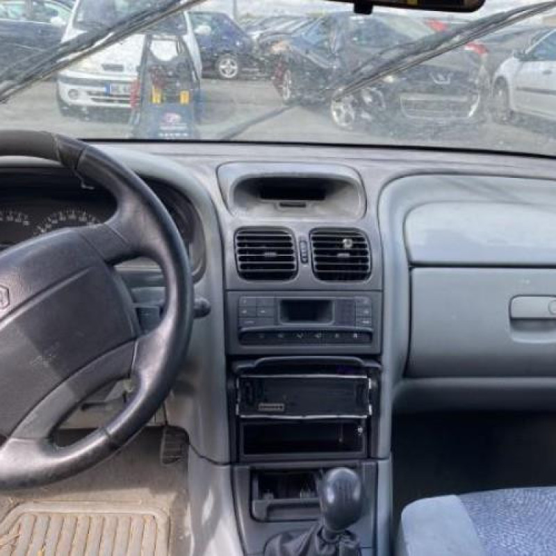 Feu arriere stop central RENAULT LAGUNA 1 Photo n°19