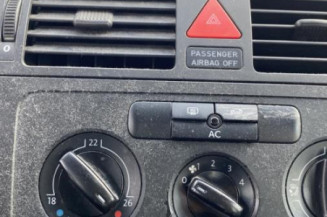 Bouton de coffre VOLKSWAGEN TOURAN 1