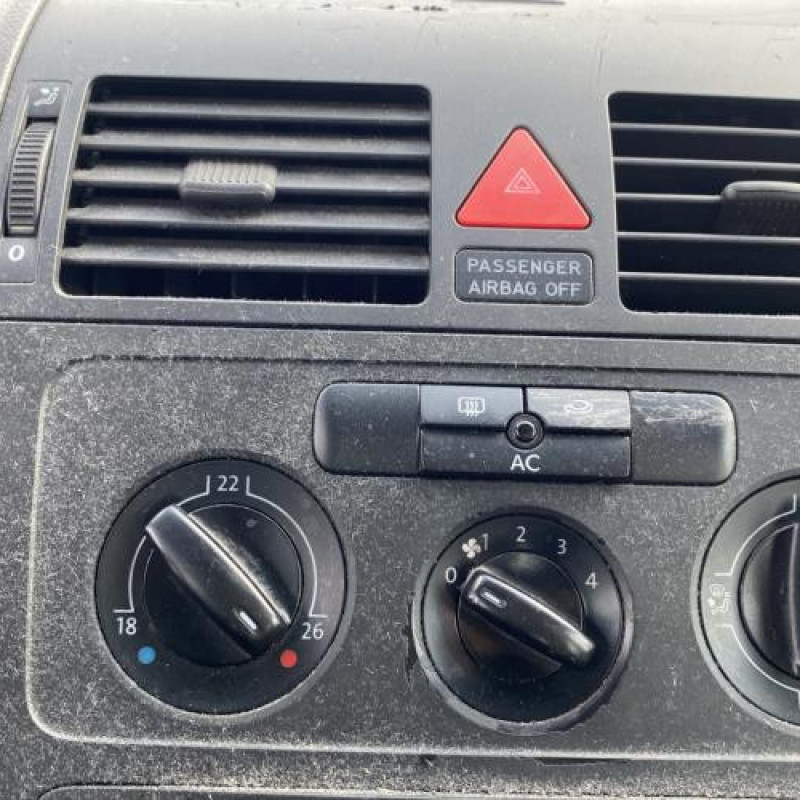 Bouton de coffre VOLKSWAGEN TOURAN 1 Photo n°20
