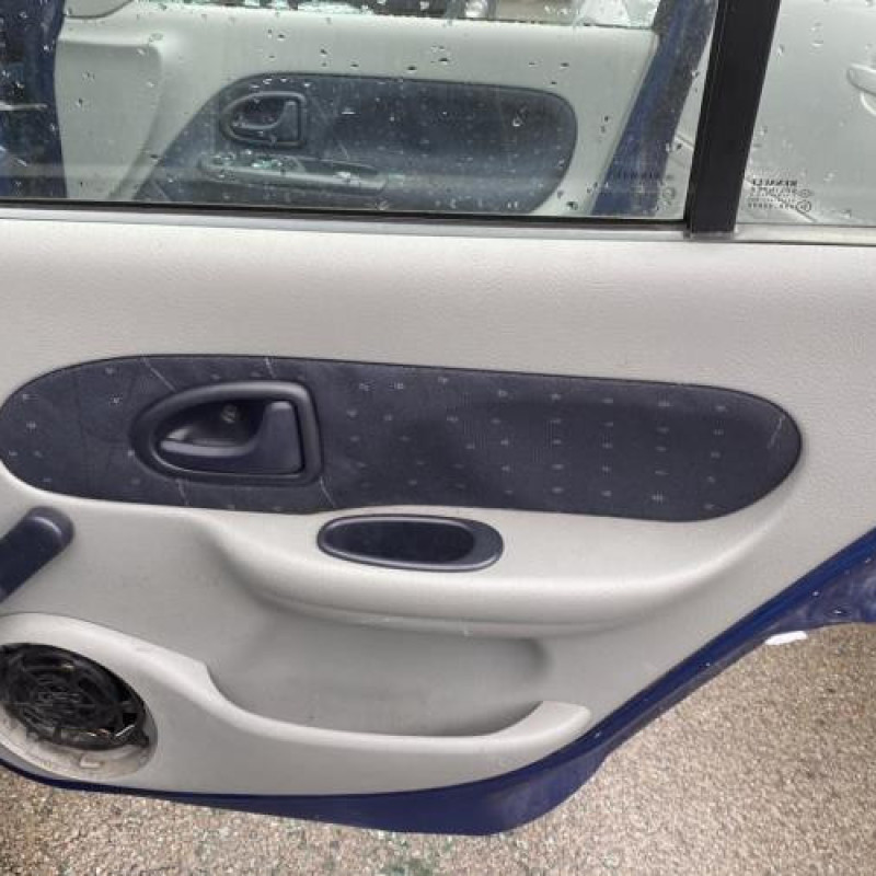 Moteur essuie glace arriere RENAULT CLIO 2 Photo n°10