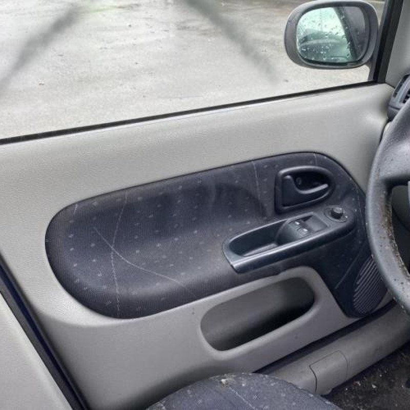Moteur essuie glace arriere RENAULT CLIO 2 Photo n°17