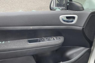 Serrure avant droit PEUGEOT 307