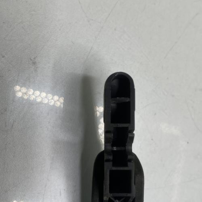 Bras essuie glace arriere RENAULT CLIO 3 Photo n°4