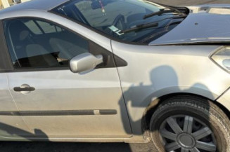 Pretensionneur de ceinture avant gauche RENAULT CLIO 3