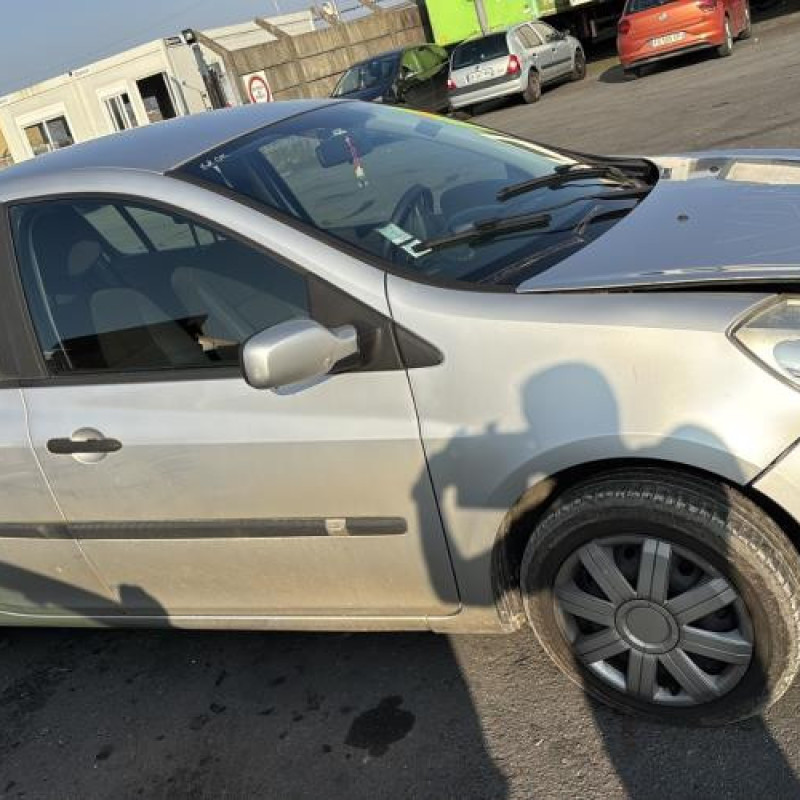 Pretensionneur de ceinture avant gauche RENAULT CLIO 3 Photo n°20
