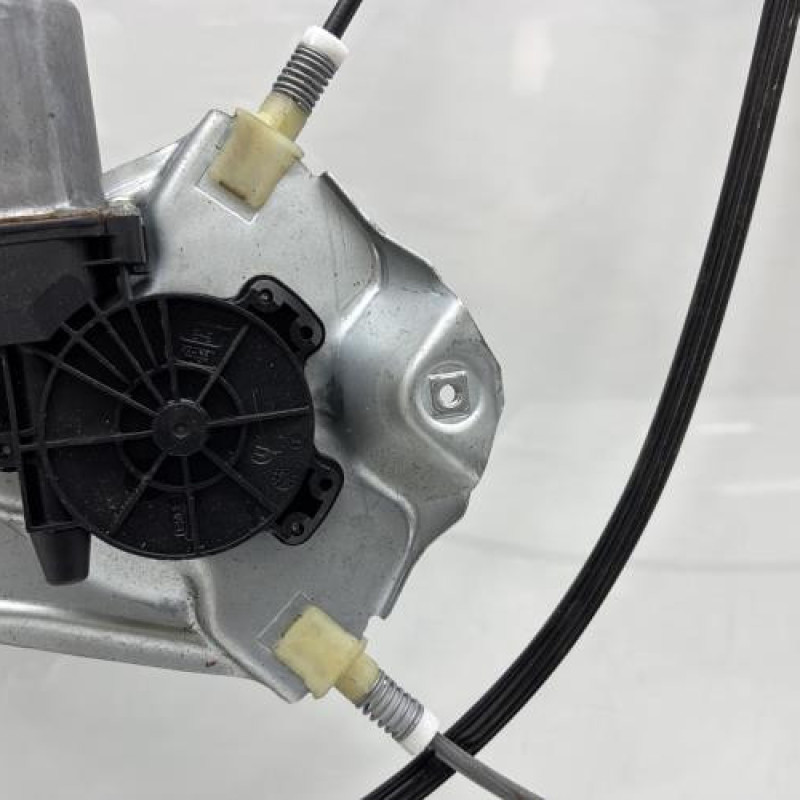 Leve vitre electrique avant gauche RENAULT CLIO 3 Photo n°4