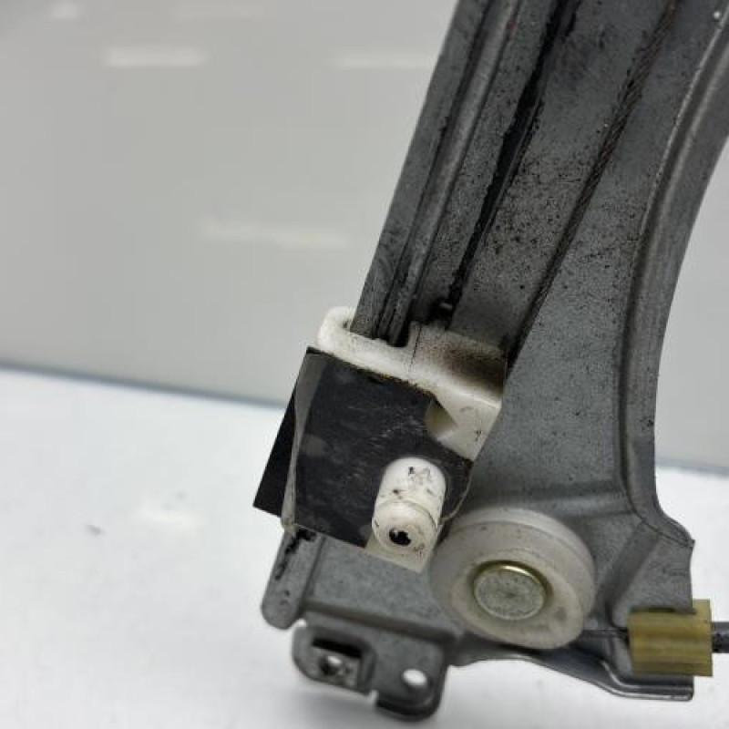 Leve vitre electrique avant gauche RENAULT CLIO 3 Photo n°8