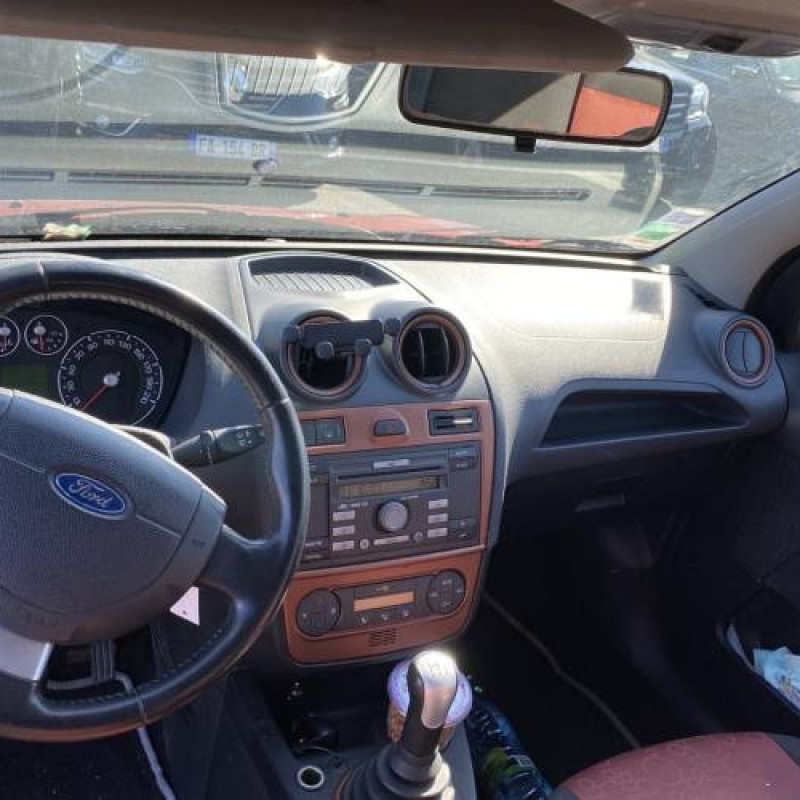 Aile avant gauche FORD FIESTA 5 Photo n°19